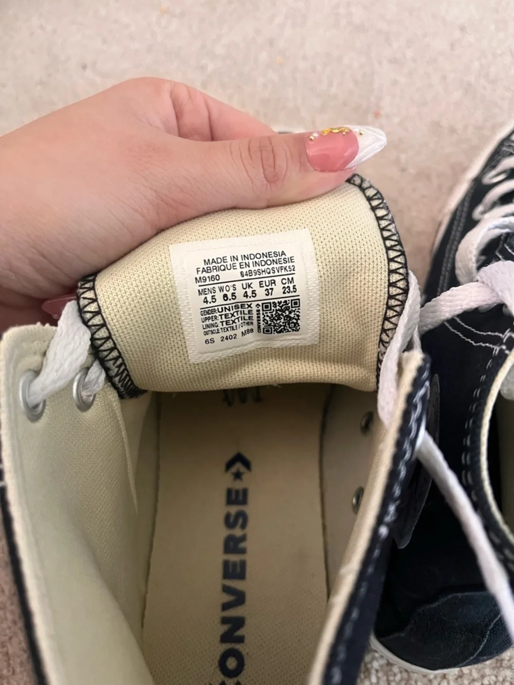 Converse - Picture 4 of 4